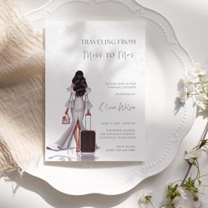 Brautparty-Einladung Reisen Fräulein Frau | Brautparty zu bereisen | Bearbeitbare Koffer einladen | Weltkarte Design |  Liebe ist ein Abenteuer
