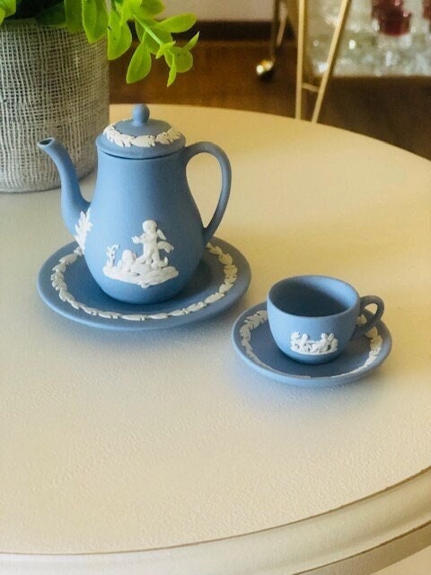 Wedgwood miniature Blue JASPER WARE Set