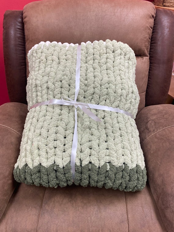 Custom chunky knit blanket