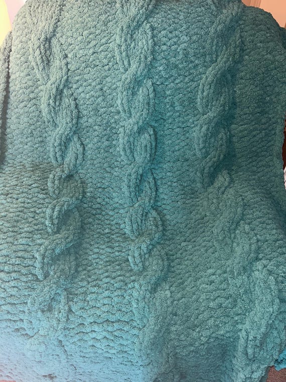 Cable knit chunky knit blanket