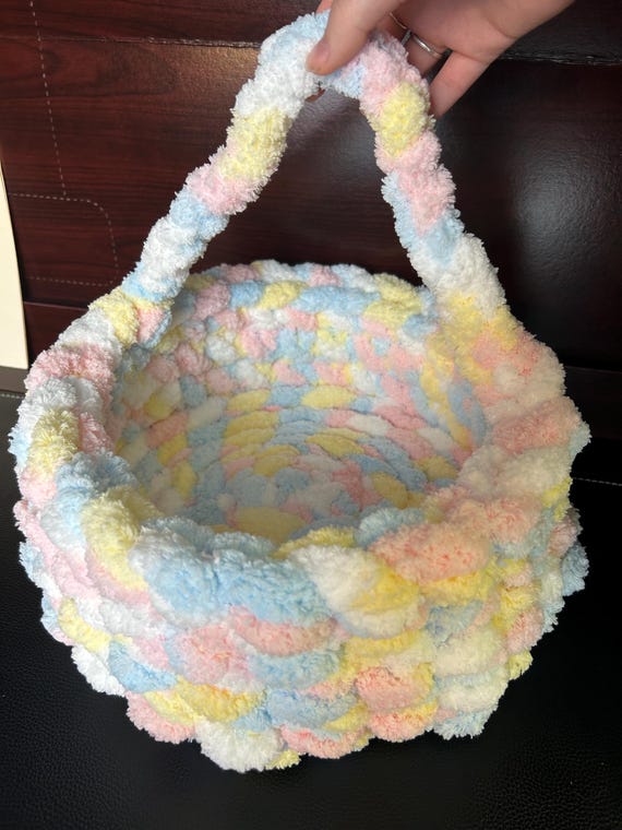 Chunky knit reusable Easter basket