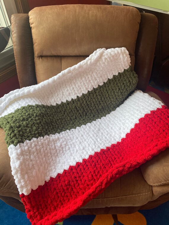 Christmas lap/wheel chair chunky knit blanket