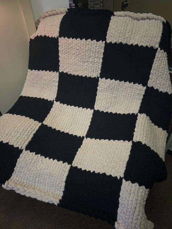 Oatmeal (tan) & black checkered chunky knit blanket