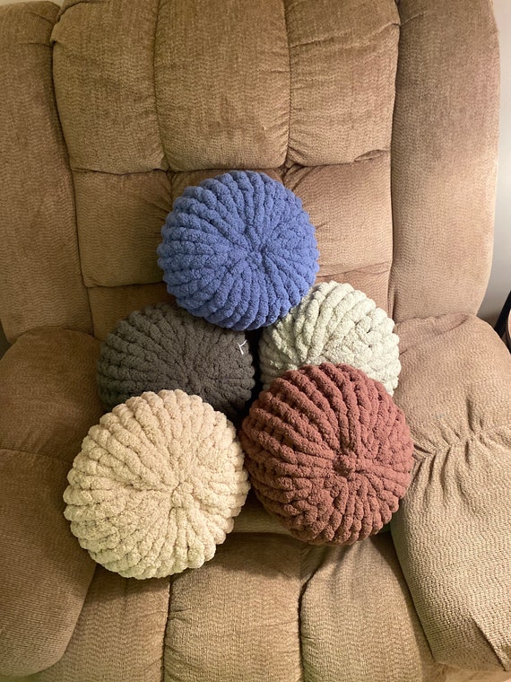 Chunky knit pillow