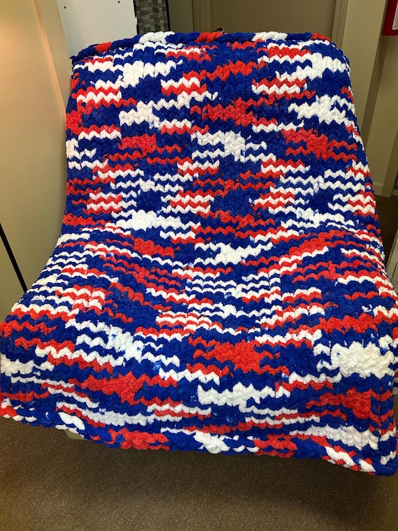 Red, white & blue variegated chunky knit blanket