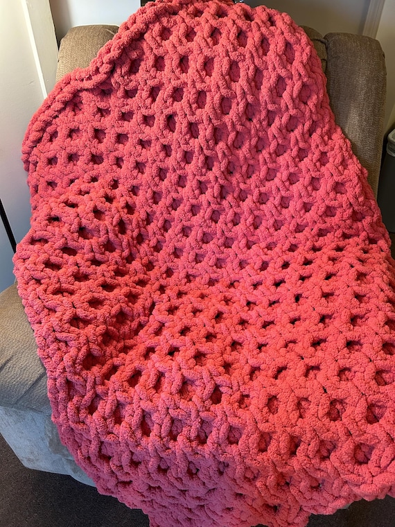 Honeycomb chunky knit blanket