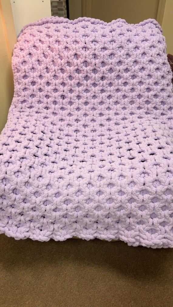 Honeycomb chunky knit blanket