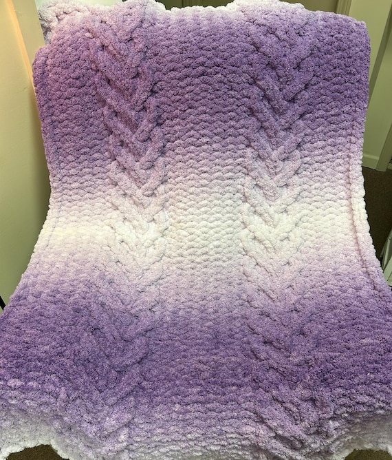 Double heart ombré chunky knit blanket