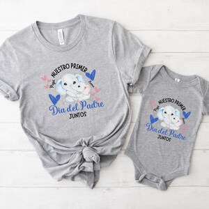 Camisa a juego personalizada Nuestro Primer Dia Del Padre Juntos, Regalo Camiseta Personalizada Para Dia del Padre, Camiseta de Regalo del Día del Padre Español,