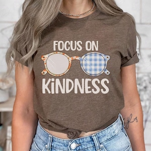 Optiker med fokus på vänlighet, optiker med konstgjorda glasögon, studentpresent till optiker, retro glasögon-t-shirt, ögonläkare