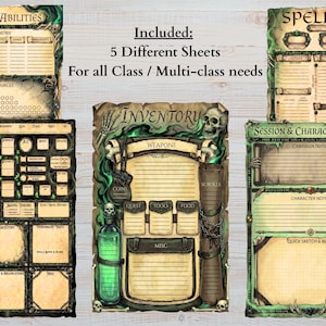 Op de afbeelding: Vijf rollenspel-karakterbladen met een groene en beige perkament-esthetiek. De bladen bevatten secties met de labels Combat & Abilities, Inventory, Spellbook en Session & Character Notes, versierd met schedels en botten.