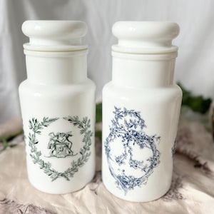 L- size 70s Italian Milk Glass Jar / bottle / vintage / antique / Shabby chic