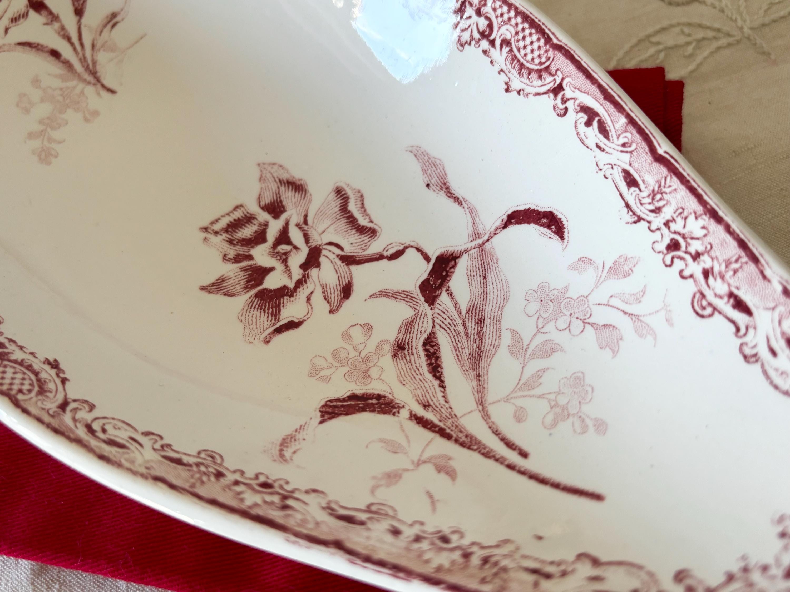 Beautiful Antique Sarreguemines Fontanges Ravier – Red