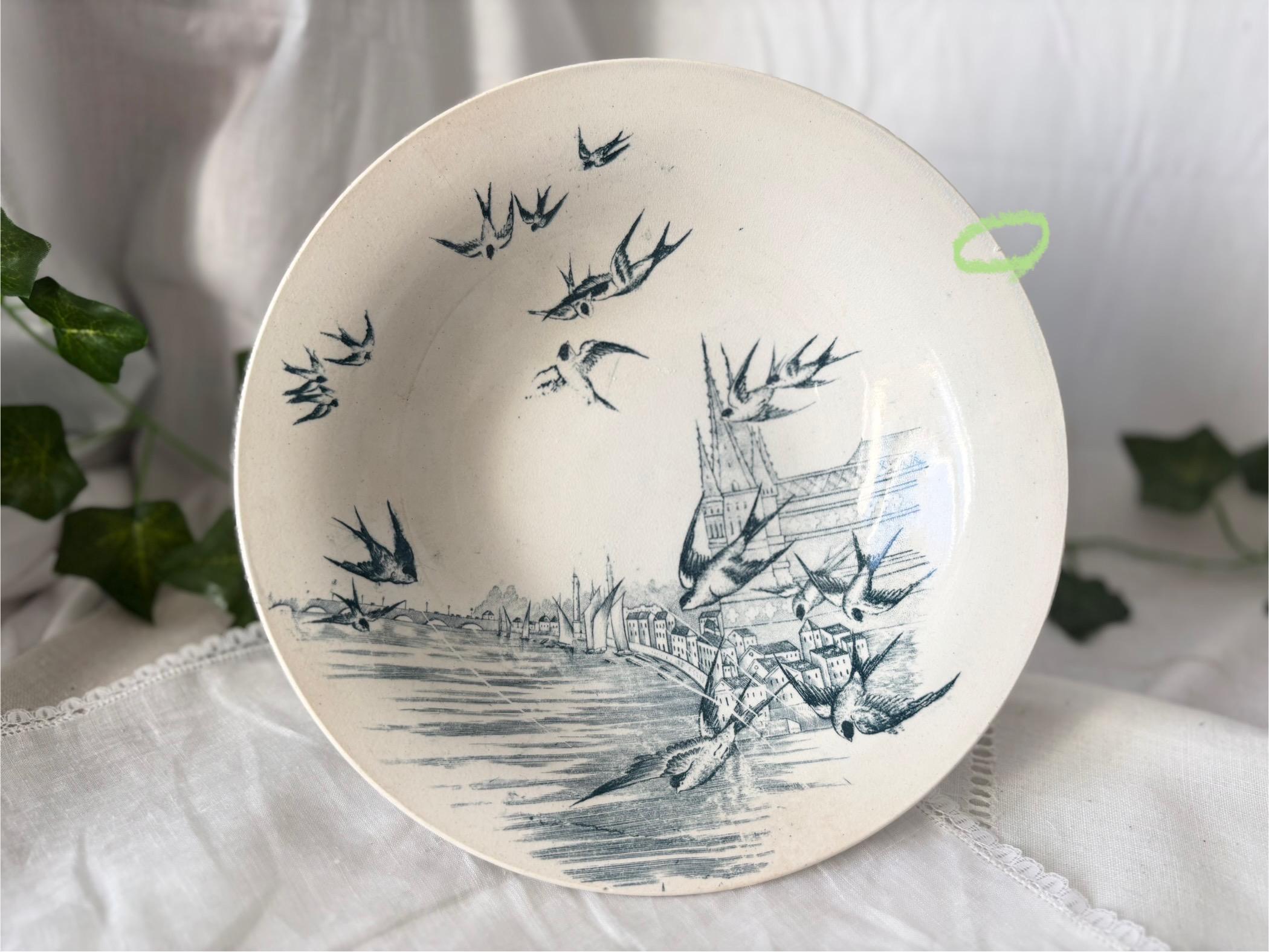 フランスアンティーク コンポティエ terre de fer 鳥 サマリテーヌ Antique French Terre de Fer Compotier – Swallow Motif, Navy Blue