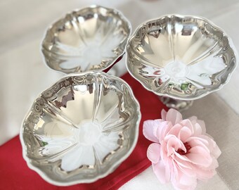 Diameter: About 10.5cm / Set of 3 Stainless Steel Ice Cream Bowls / Type J / France / Antique / Vintage