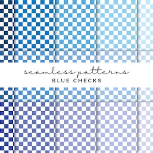 Op de afbeelding: Een verzameling naadloze blauwe ruitpatronen in verschillende tinten, van diep marineblauw tot licht hemelsblauw. De afbeelding toont meerdere variaties van het geruite ontwerp, met de tekst "seamless patterns BLUE CHECKS" in het midden.