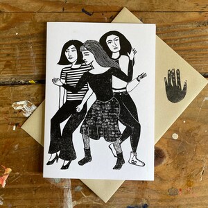 Girls Just Wanna Have Fun Wenskaart Verjaardagskaart | Vriendschapskaart | Vier vrouwen | Geïllustreerd | Galentine