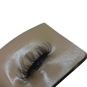Natural Everyday Eyelash Strip, Lightweight Reusable False Lashes for Effortless Beauty, Dreamy