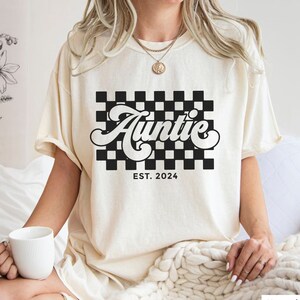 Custom checkered auntie shirt for women in my auntie era t-shirt for boho aunt personalized cool aunties club vintage shirt for godmothers