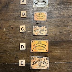 Planches Ouija pour maison de poupée