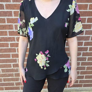 Floral Rose Studio I Tiered Vneck Asymmetrical Ruffled Vintage Top