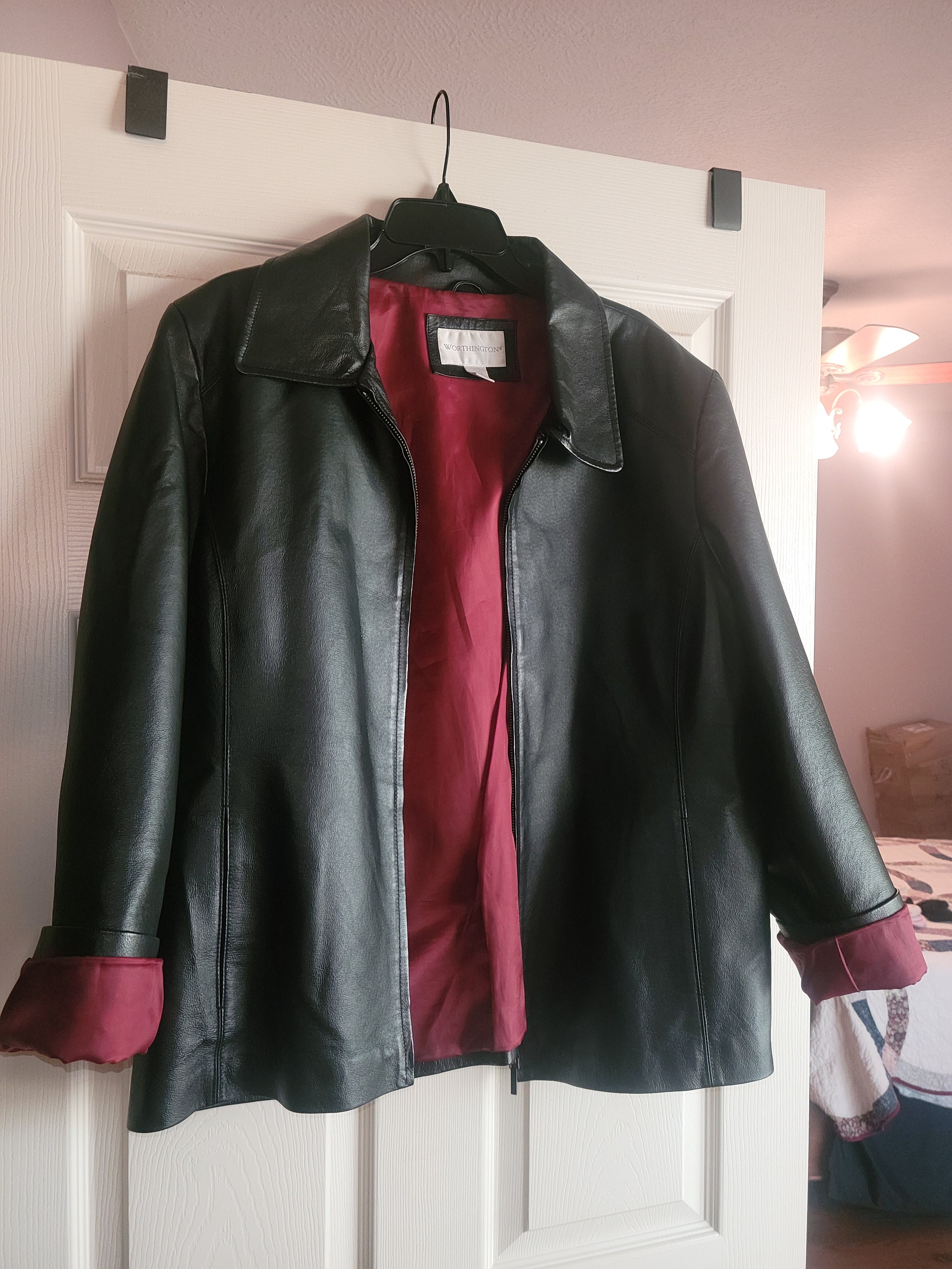 Black and Red Worthington Quiet Luxury Vintage Leather