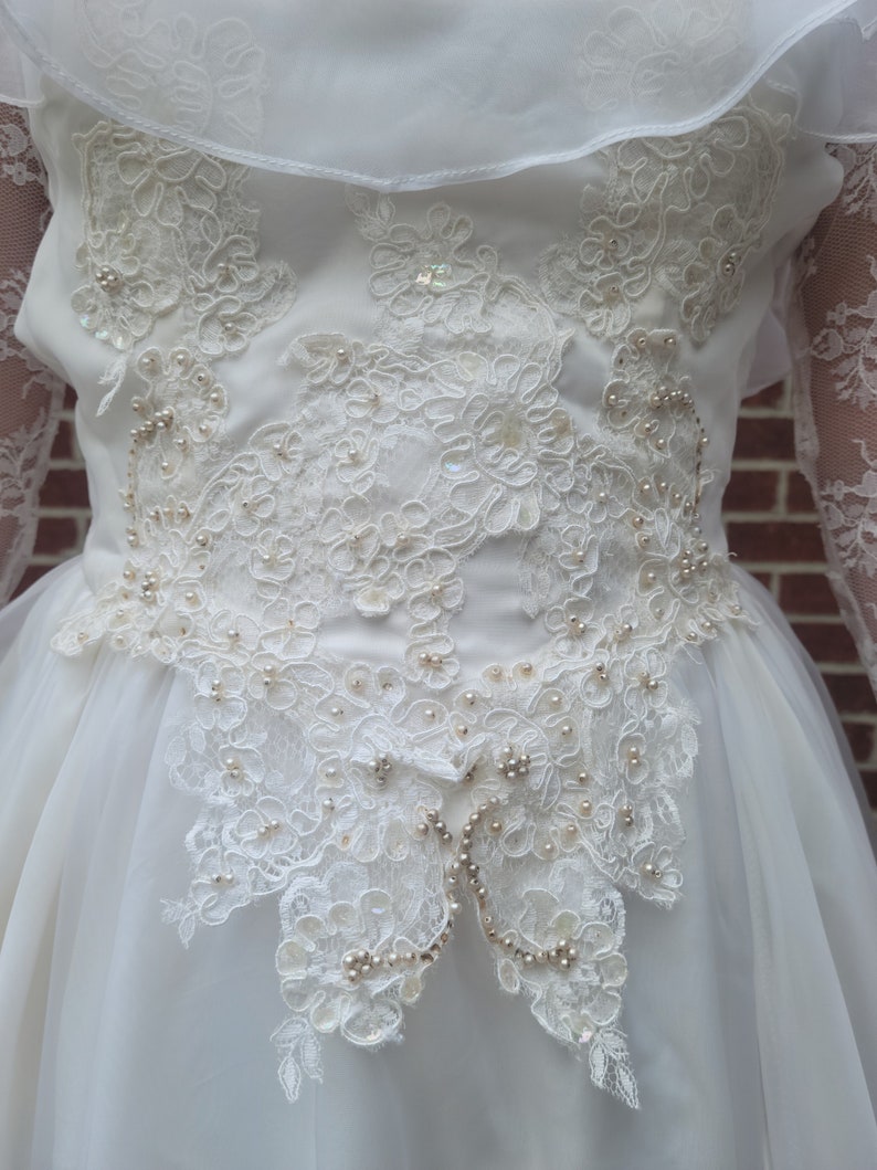 Victorian Pride And Prejudice Ruffle Lace Vintage Wedding Dress image 3
