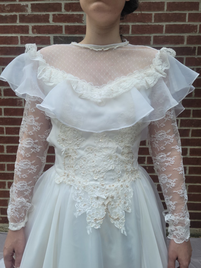 Victorian Pride And Prejudice Ruffle Lace Vintage Wedding Dress image 9