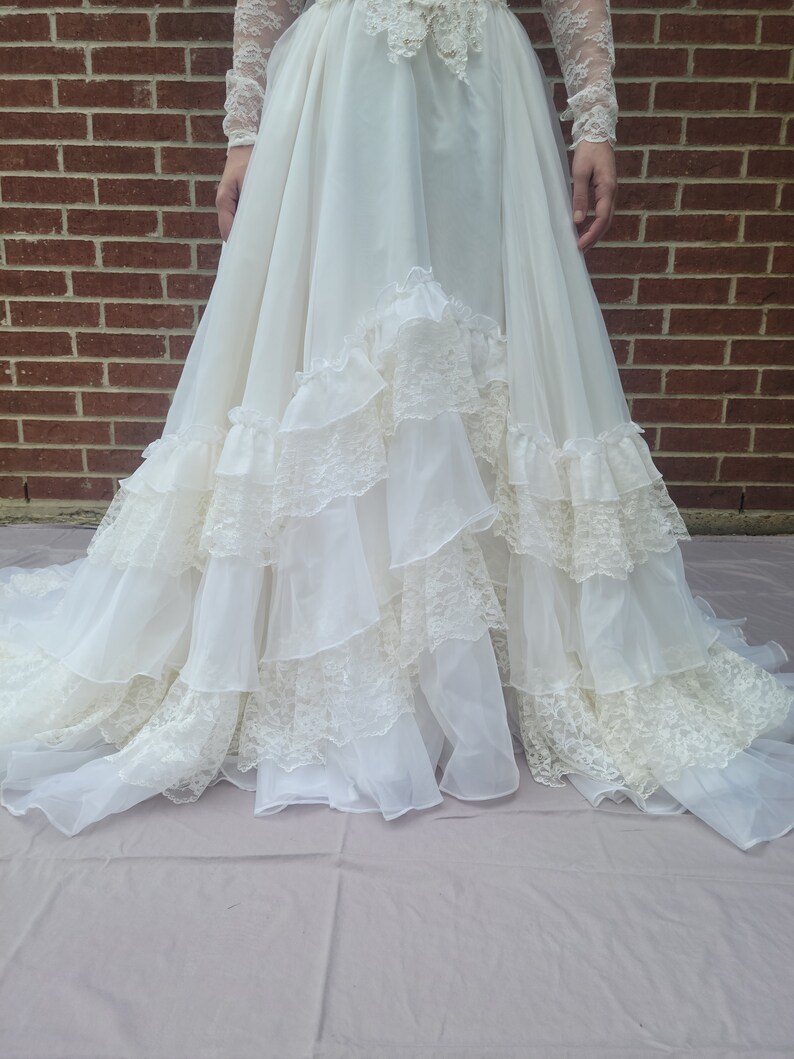 Victorian Pride And Prejudice Ruffle Lace Vintage Wedding Dress image 6