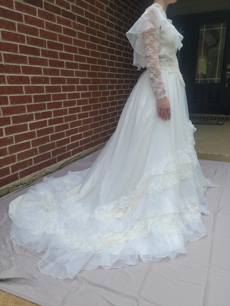 Victorian Pride And Prejudice Ruffle Lace Vintage Wedding Dress image 8