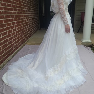 Victorian Pride And Prejudice Ruffle Lace Vintage Wedding Dress image 7