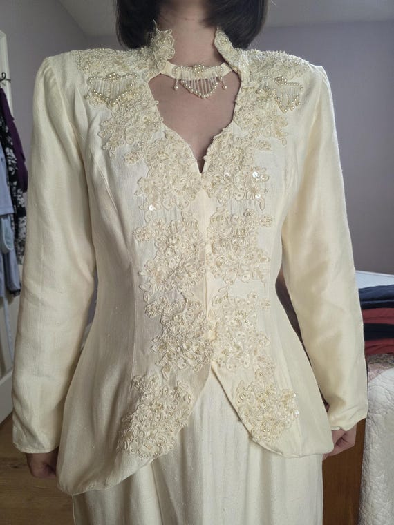 Vintage Ivory Pearl Embellished Floral Embroidery Wedding Skirt Suit Set