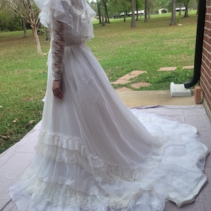 Victorian Pride And Prejudice Ruffle Lace Vintage Wedding Dress image 5