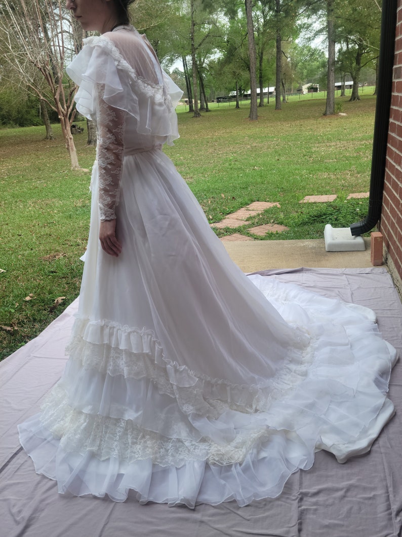 Victorian Pride And Prejudice Ruffle Lace Vintage Wedding Dress image 5