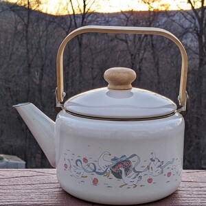 Vintage Enamel Lincoware Tea Pot Kettle White Happy Geese Pattern With Wood Handle
