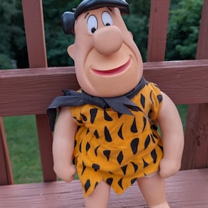 Vintage 1980 Fred Flintstones Hanna Barbera 18&quot; Rubber Plush Doll