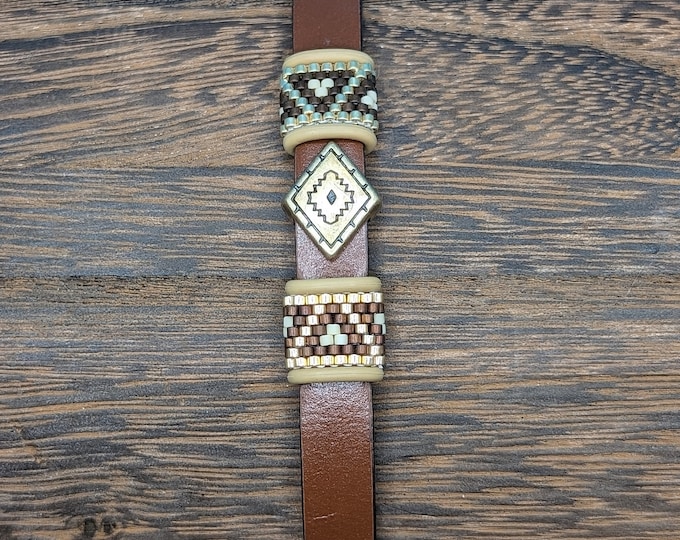 ROUGHERS EMBROIDERED BRACELET main image 0