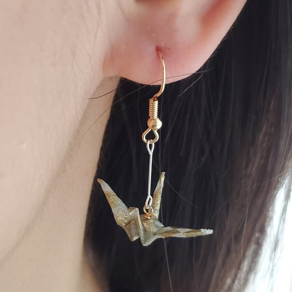 Elegant Origami Crane Earrings,Handmade with Authentic Chiyogami Washi Paper,Striking Black and Gold Color Scheme,Eye-Catching Gift Idea