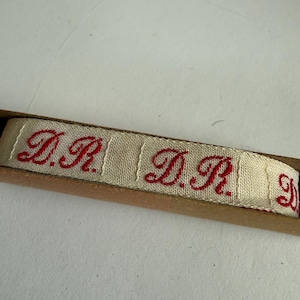 Initials D R - Vintage French Monogram Labels in Original Box | Initiales Tissées Grand Teint Linen Marking Labels | French Haberdashery image 4