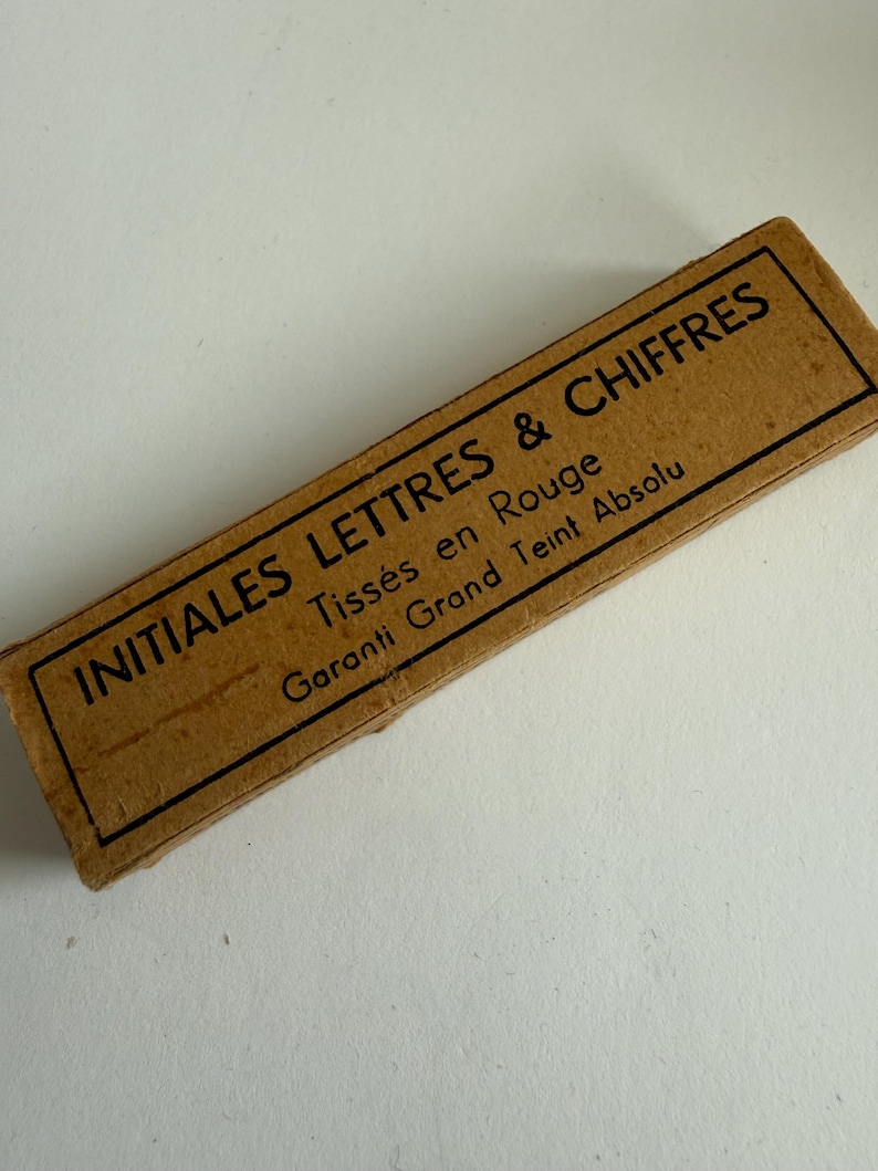 Initials D R - Vintage French Monogram Labels in Original Box | Initiales Tissées Grand Teint Linen Marking Labels | French Haberdashery image 8