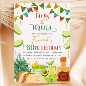 Op de afbeelding: Een kleurrijke uitnodiging voor een 60e verjaardagsfeest met een Mexicaans thema. De uitnodiging bevat illustraties van taco's, tequila, limoenen en een feestelijke banner. De tekst luidt "Tacos & Tequila Doe met ons mee om de 60e verjaardag van Fernando te vieren Zaterdag 15 augustus, 20:00-1:00 uur 1234 Whale Avenue, Anywhere, US 12345 RSVP naar Ruby op 123-456-7890"