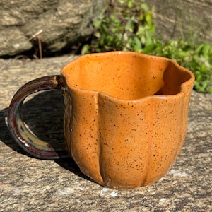 Handmade 12 oz Pumpkin Mug – Wheel Thrown Pottery Coffee Cup, Fall Ceramic Drinkware, Autumn-Themed Gift