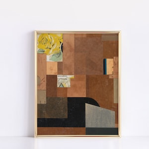 Könnte beinhalten: Abstraktes Kunstwerk in einem goldenen Rahmen. Das Kunstwerk zeigt eine Collage aus geometrischen Formen und Texturen in Braun-, Schwarz- und Grautönen. Eine gelbe Rose und das Wort "Teerose" sind sichtbar.