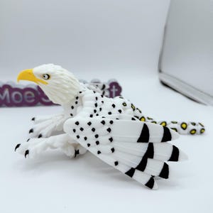 Snow Gryphon Optional Head 11''- 3D printed articulated fidget desk toy | Articulated Animal Toy | Articulated Fidget Toy | Desk Accessory Eagle head