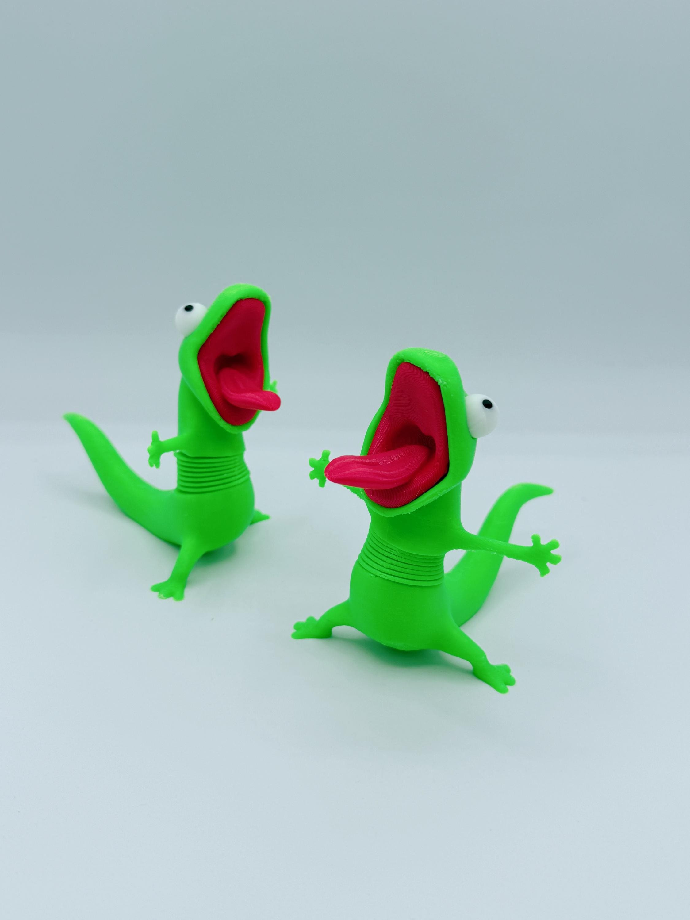 Funny Screaming Gecko Fidget Toy | 3D Printed Meme Lizard Desk Toy | Cute Sensory Stress Relief Gift product image