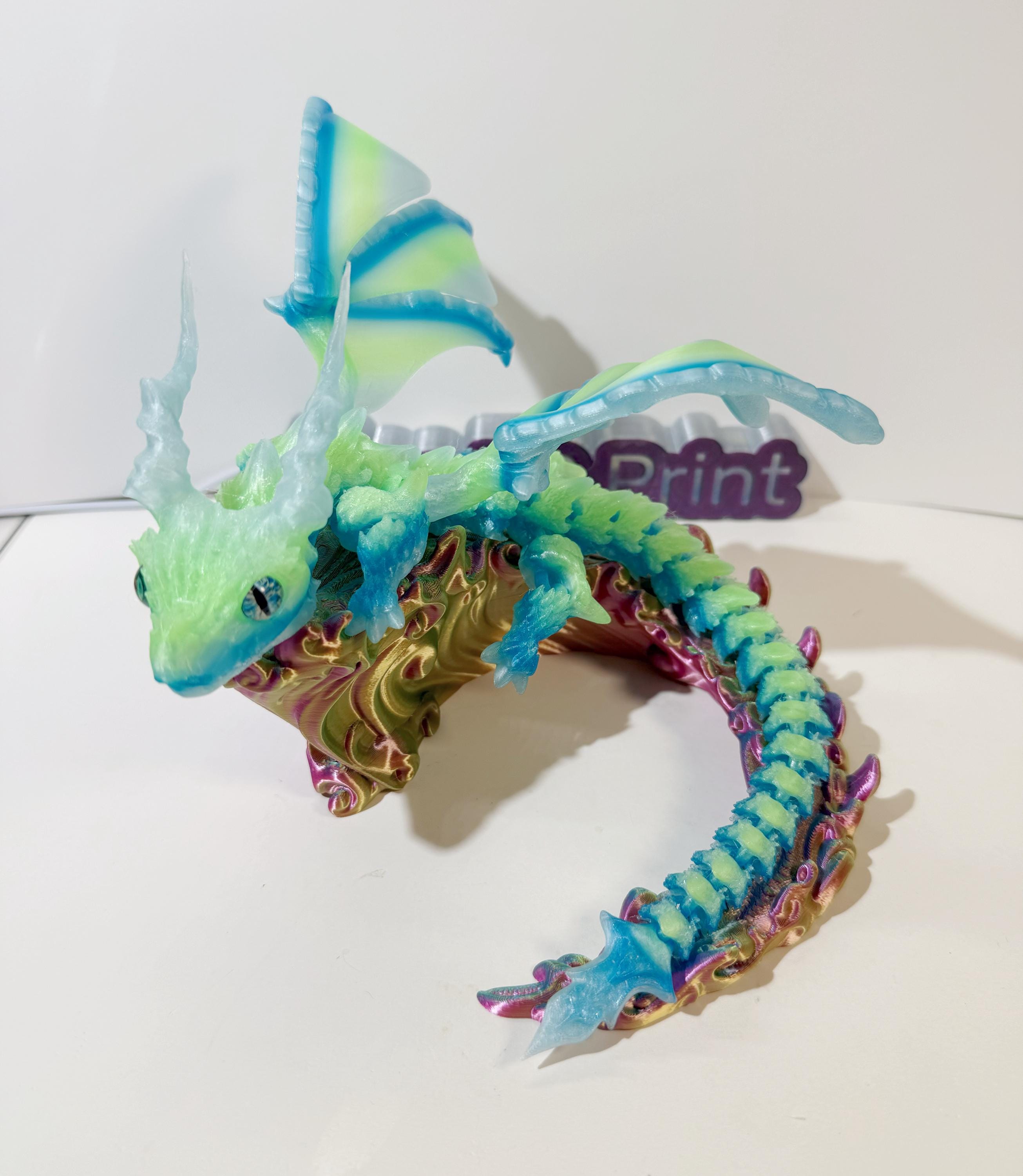 3D-gedruckter Drache Mit Flügeln - Beweglicher Wyvern Sammelfigur Mit Mini-Drache