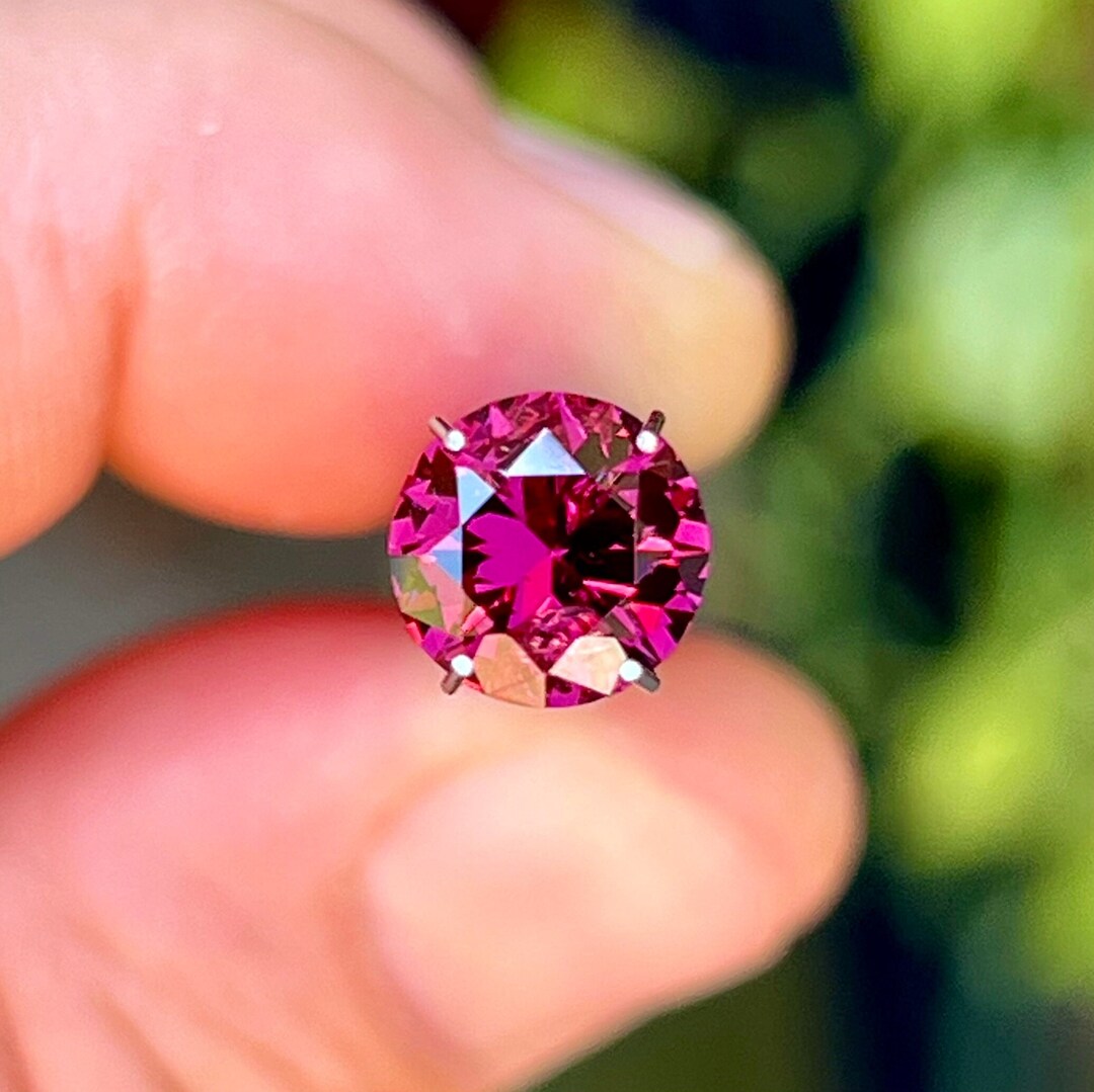 2.36ct. Pink Pyrope Garnet - Color Change - Etsy