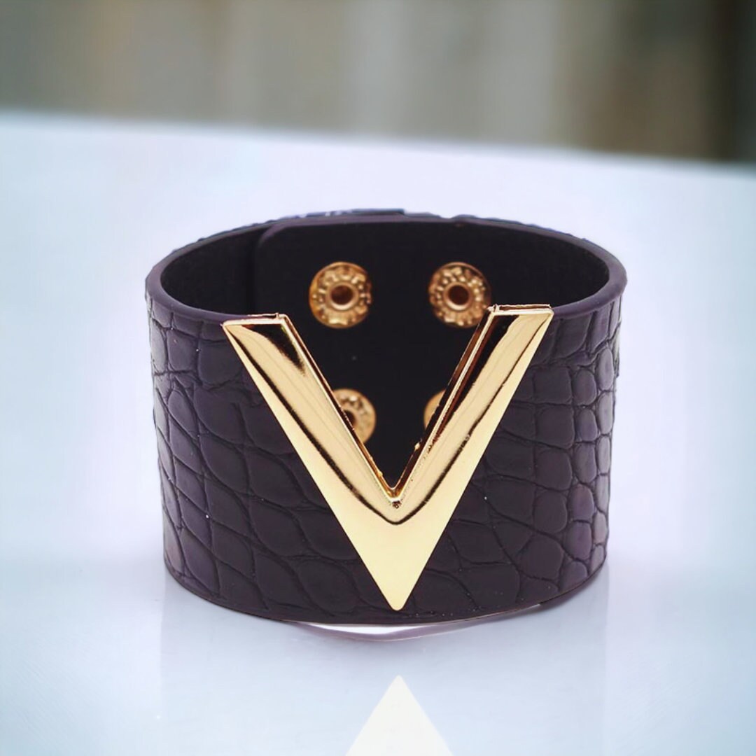 Louis Vuitton 18K Gold Monogram Charm Bracelet - Yoogi's Closet