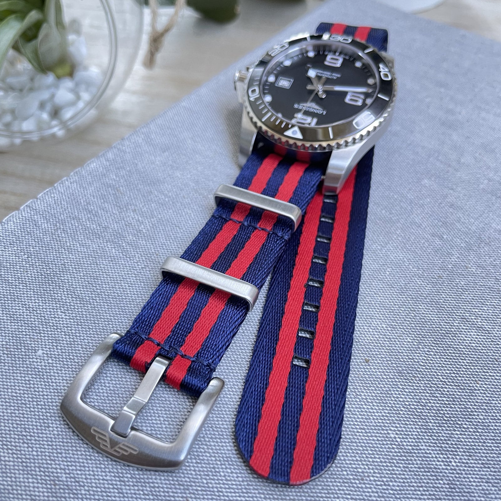 Blue red nato strap hotsell