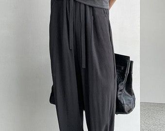 GS No. 146 Pleated Loose Sweatpants